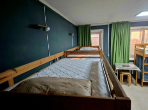 Хостел Гости