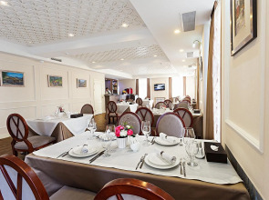 Отель Ambassador