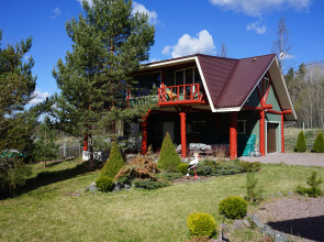 Dom-Mansarda S Vidom Na Ozero Private house