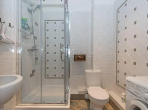 Апартаменты в Центре Города у Нарымского Сквера 2