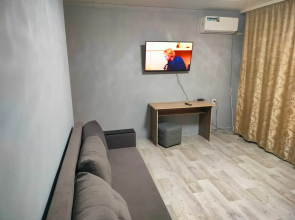 Uyutnaya Teplaya Ryadom S Zagsom Flat