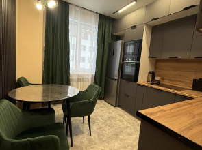 Shikarnaya Dvukhkomnatnaya V Novom Dome Flat