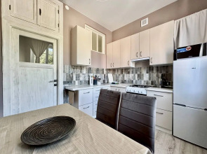 Апартаменты Шикарная уютная Трешка возле Площадь Победы