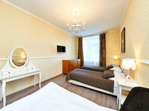 Отель Априори