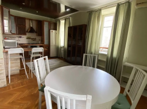 Квартира Трехкомнатная в Центре Уфы