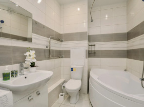 Апартаменты в ЖK Kолизeй c видом нa пруд.