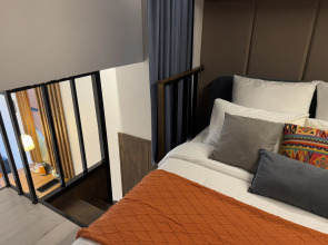 Апартаменты Роскошные двухуровневые студия недалеко от метро ЗИЛ