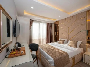 Luxury Airport Hotel by Zazzoni