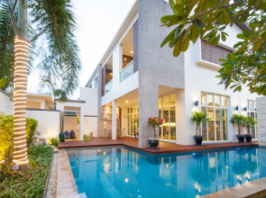 Luxurious Private pool villa near beach Villa