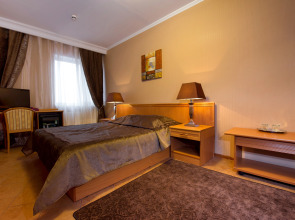 Отель Новый