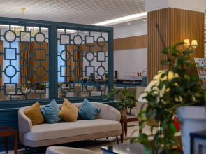 Отель London 1889 & Casino