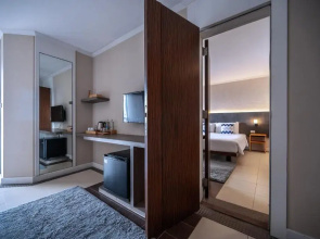 Отель Heeton Concept Pattaya by Compass Hospitality