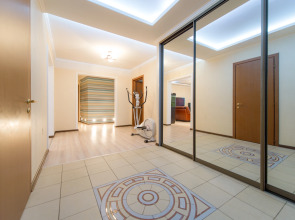 Апартаменты Пять Звёзд на Монакова 33