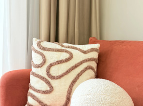 Квартира Роскошная двухкомнатная квартира в сталинке с видом на Аллею Героев