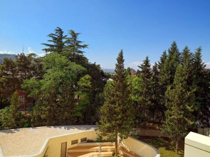 Sheraton Grand Tbilisi Metechi Palace Hotel