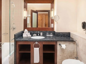 Курортный отель JA The Resort - JA Lake View