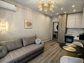 Stilnaya S Dizaynerskim Remontom Flat