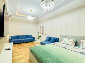 Luchshie Apartamentyi Almatyi s Vidom na Goryi Naprotiv TRTs Mega Almatyi Apartments