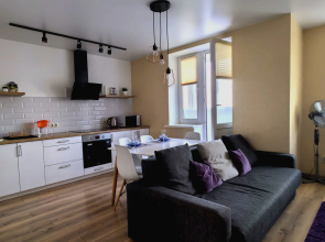 Dizaynerskaya Dvukhkomnatnaya Kvartira Flat