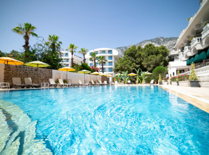 Rose Garden Premium Hotel