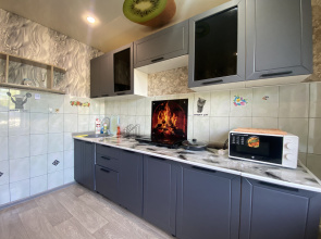 S 3 Spalnyami Apartments