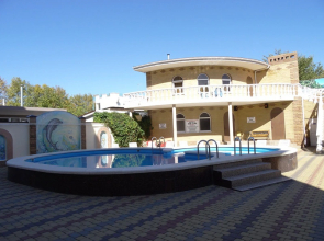 Dzhenifer Guest House