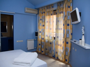 Апартаменты Лоял на улице 9-я Линия 14