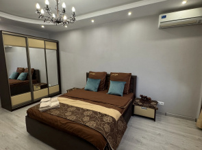 Uyutnaya S Dzhakuzi Flat