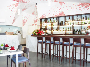 Отель Maya Sanur Resort & Spa