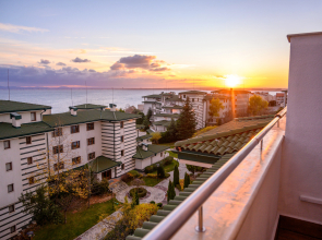 Na Ulitse Makedoniya 61 Apart Hotel