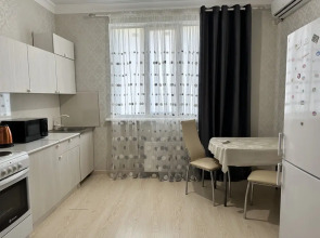 Апартаменты у моря с видом на город и горы