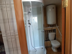 Частный дом на берегу Зюраткуля