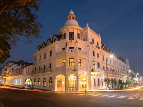 Queens Kandy - 160 Years of Heritage & Luxury Hotel