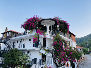 Akdeniz Pansiyon Bed&Breakfast