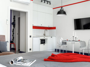 Апартаменты UzorApart Дизайнерская студия на набережной в центре города