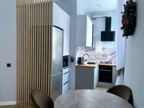 Апартаменты трехкомнатные рядом с набережной