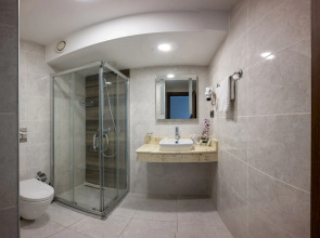 Отель Litros Hotel & Spa