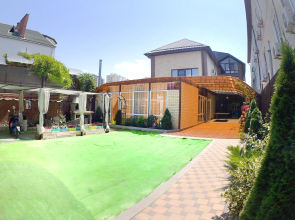 Uyut Guest House