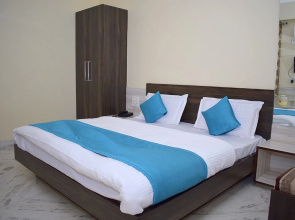 Shivansh Inn by Sky Stays Hotel
