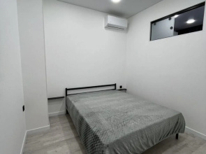Na Simferopolskoy Ulitse 2kh Flat