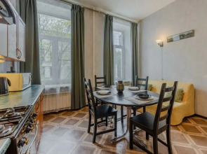 Апартаменты у Эрмитажа 12 гостей Б.Конюшенная 12