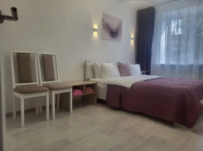 Rozovaia studiia na Peskakh Flat