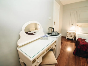 Отель Safran Suites