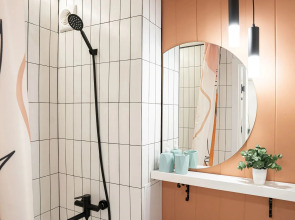 Квартира мини-студия со вторым ярусом у парка с озерами