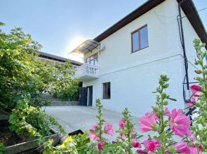 Zagorodny U Podnozhyya Gory Pepchem Private House