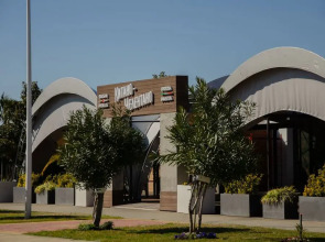 Квартира на цокольном этаже спасающие от жары с кухонной зоной