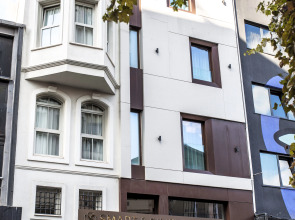 Smart and Simple Hotel Karakoy