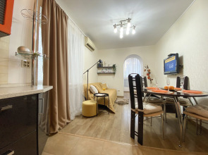 Апартаменты Стильная Квартира Возле Комсомольского Парка by Sutki26