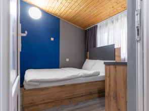 Отель Максим Парк-Лоо