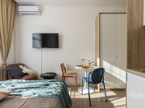 Апартаменты Девушка в шляпе